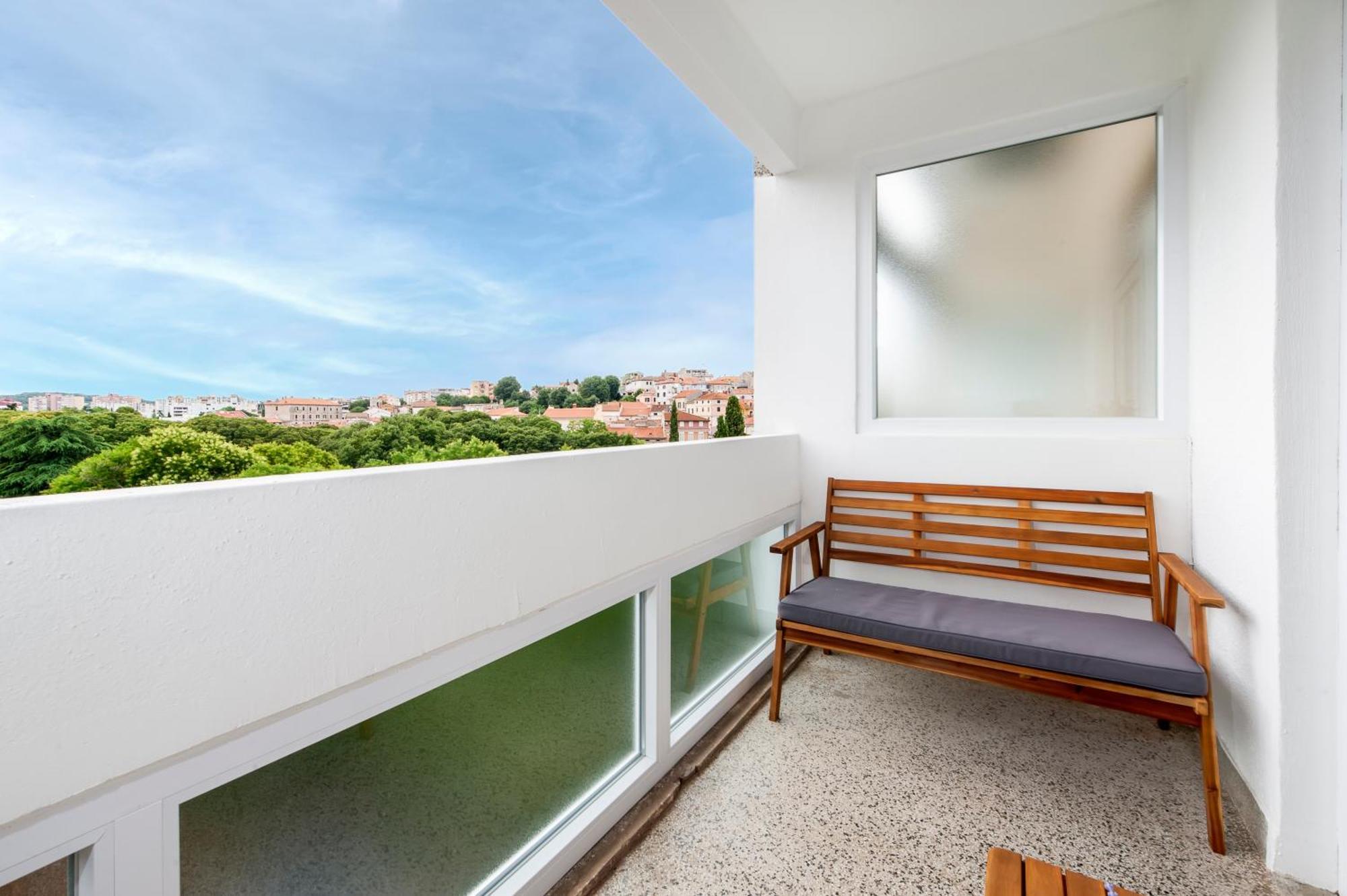Arena Parkside Residence Пула Екстериор снимка