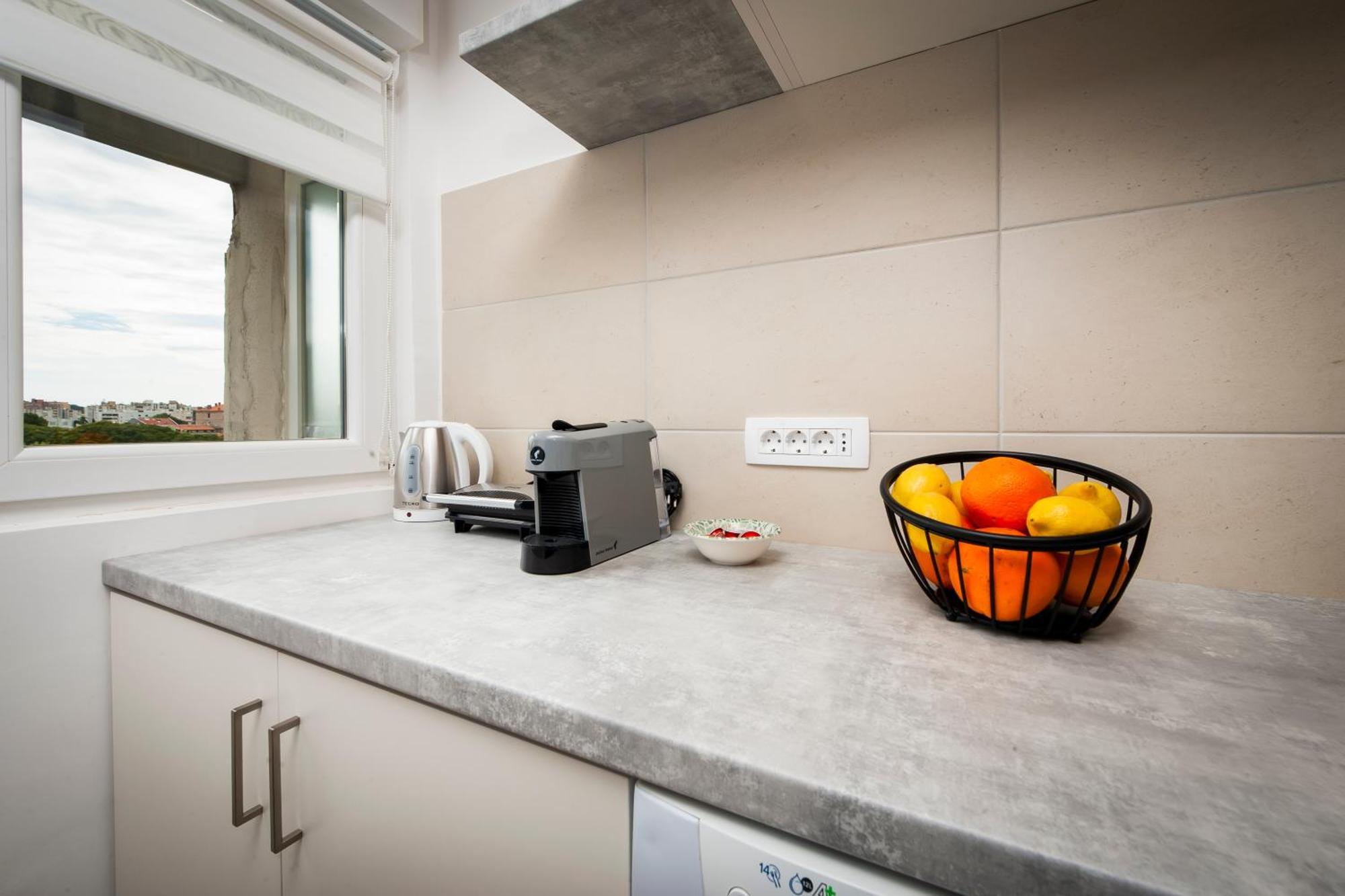 Arena Parkside Residence Пула Екстериор снимка