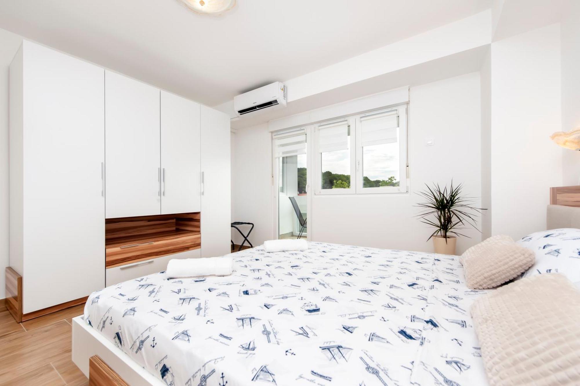 Arena Parkside Residence Пула Екстериор снимка