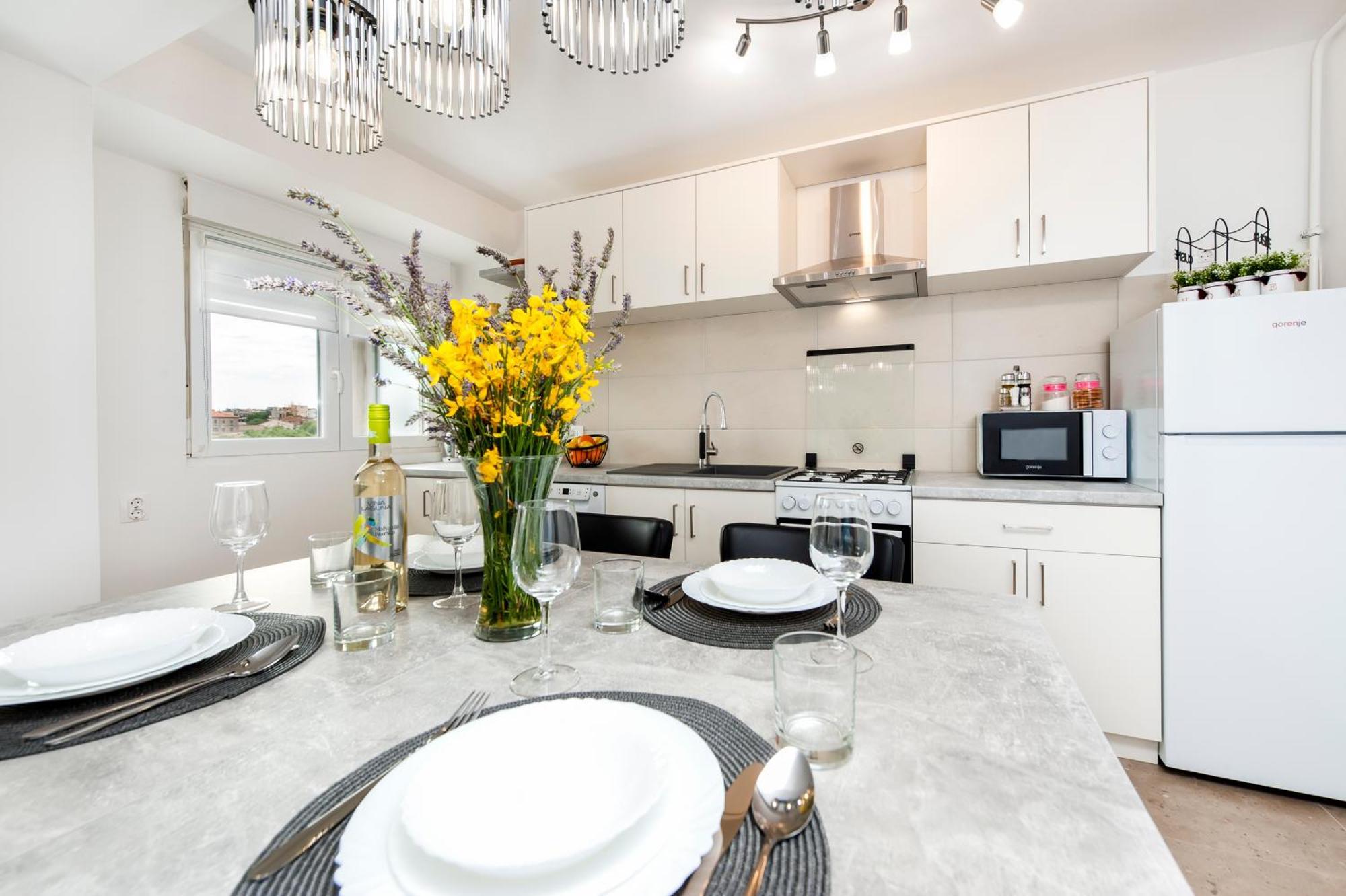 Arena Parkside Residence Пула Екстериор снимка
